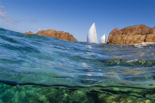 Racing at the Costa Smeralda  - Maxi Yacht Rolex Cup 2011 ©  Rolex / Carlo Borlenghi http://www.carloborlenghi.net